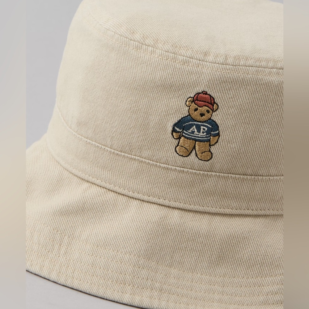 American Eagle Outfitters Cream Bucket Hat